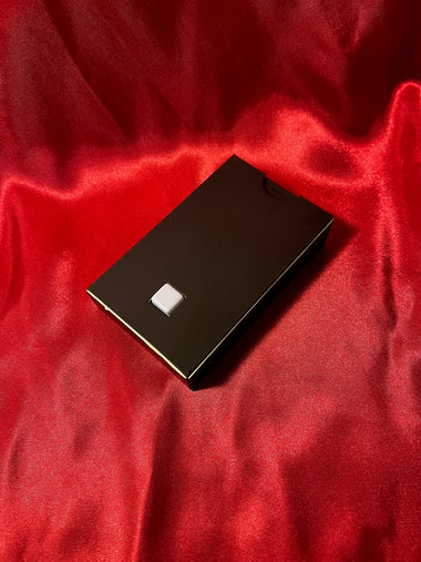 Custom Printed Multi-Pack Pre-Roll Boxes – Eco-Friendly with Secure CR Plastic Bottom
Elevate your cannabis packaging with our 2025 Custom Printed Multi-Pack Pre-Roll Boxes, designed for variety packs and premium pre-roll collections. Perfect for top-shelf brands, these boxes combine sustainability, safety, and style to help your products stand out on dispensary shelves.
Made primarily from high-quality paperboard, these boxes are eco-conscious and recyclable, while featuring a durable plastic bottom spec