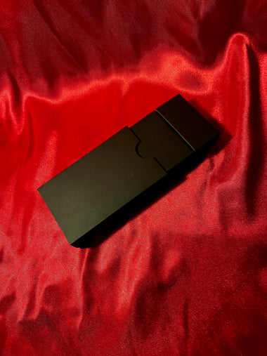 Custom Printed Multi-Pack Pre-Roll Boxes – Sustainable & Child-Resistant
Upgrade your cannabis packaging with our 2025 Custom Printed Multi-Pack Pre-Roll Boxes. Designed for variety packs, these premium outer boxes are perfect for top-shelf brands looking to stand out.
Crafted with a sustainable, plastic-free child-resistant mechanism, these boxes ensure compliance while supporting your eco-friendly brand values. The secure yet easy-to-open design is ideal for seniors and medical cannabis patients, offeri